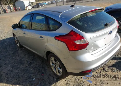 2013 Ford Focus Se z USA, uszkodzony, nr VIN 1FADP3K29DL180621